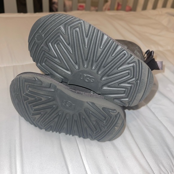 TODDLER UGG BAILEY BOW II BOOT - Picture 4 of 4